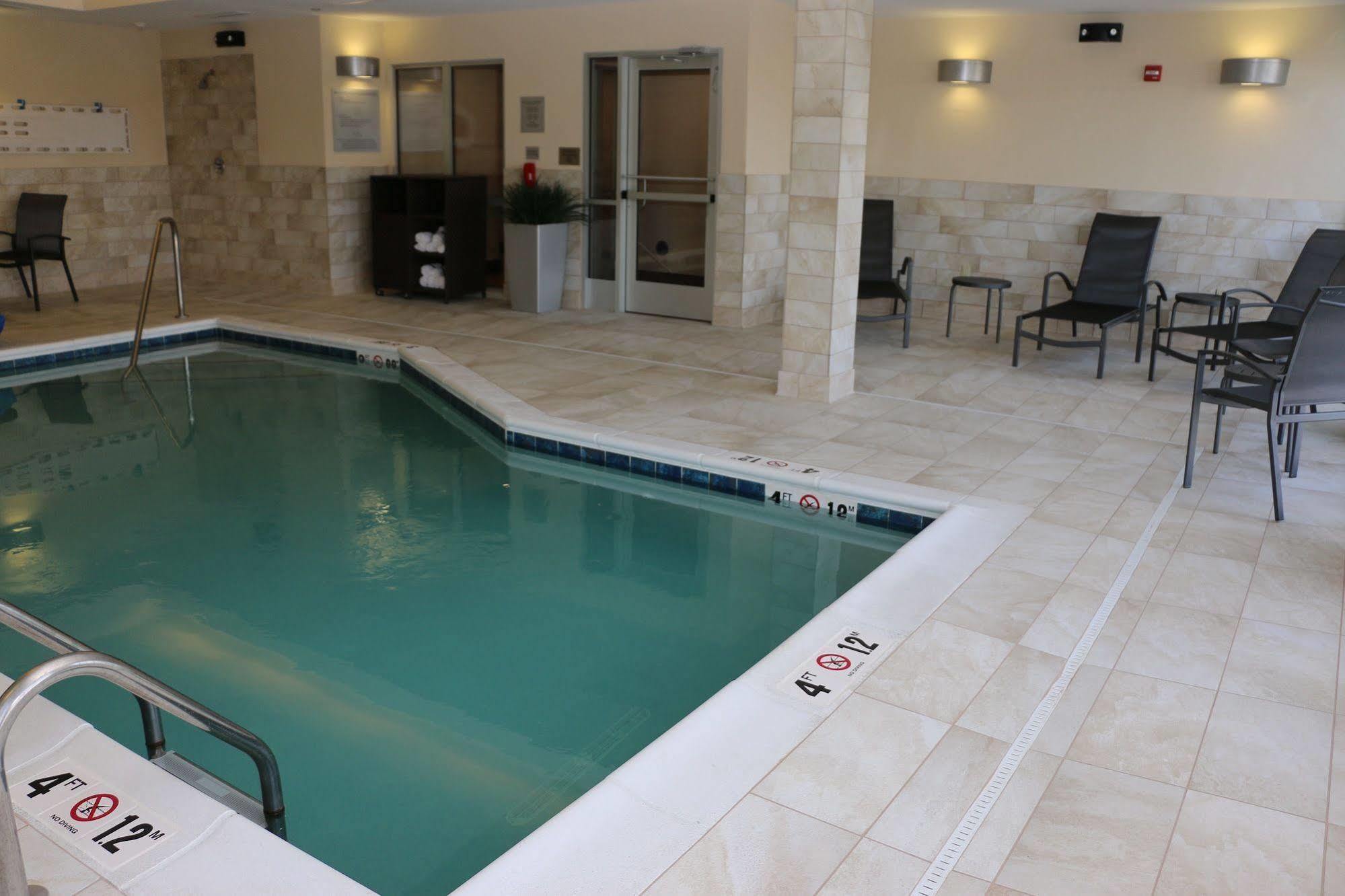 Fairfield Inn & Suites By Marriott Боулинг-Грин Экстерьер фото
